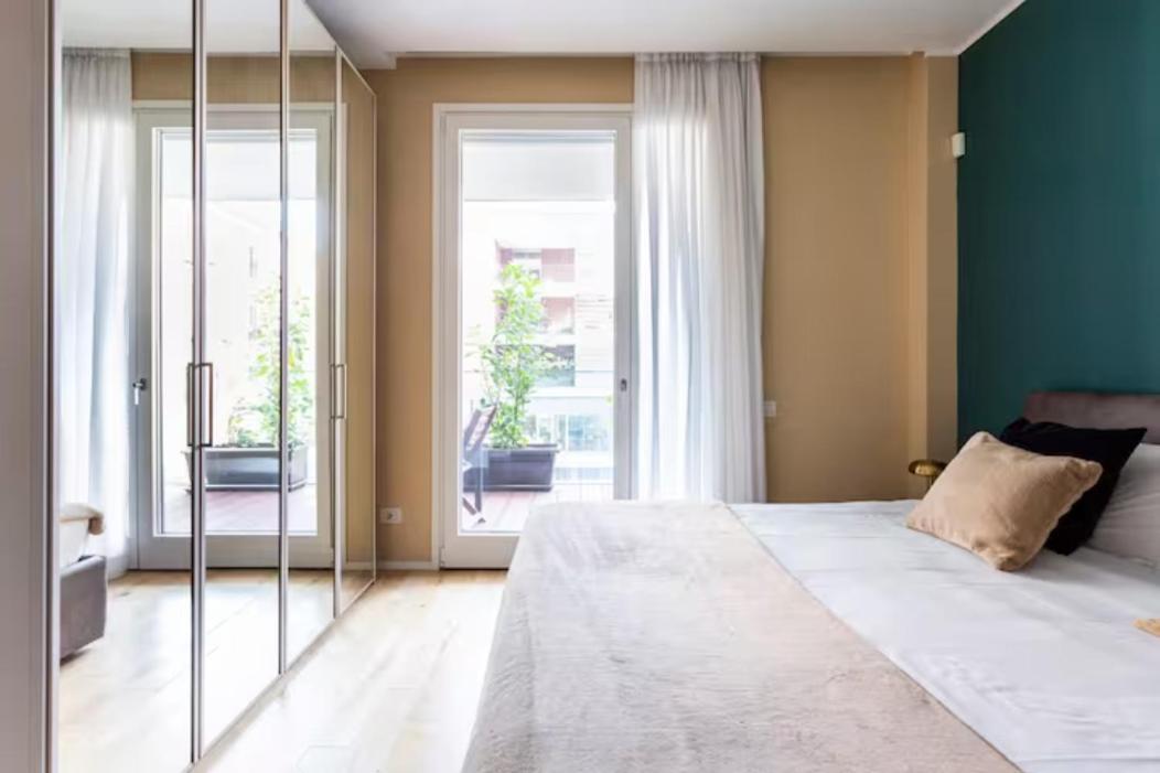 Luxury Apartment Milan Central Milão Exterior foto